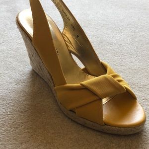 Like New - Donald Pliner open toe sling back wedge